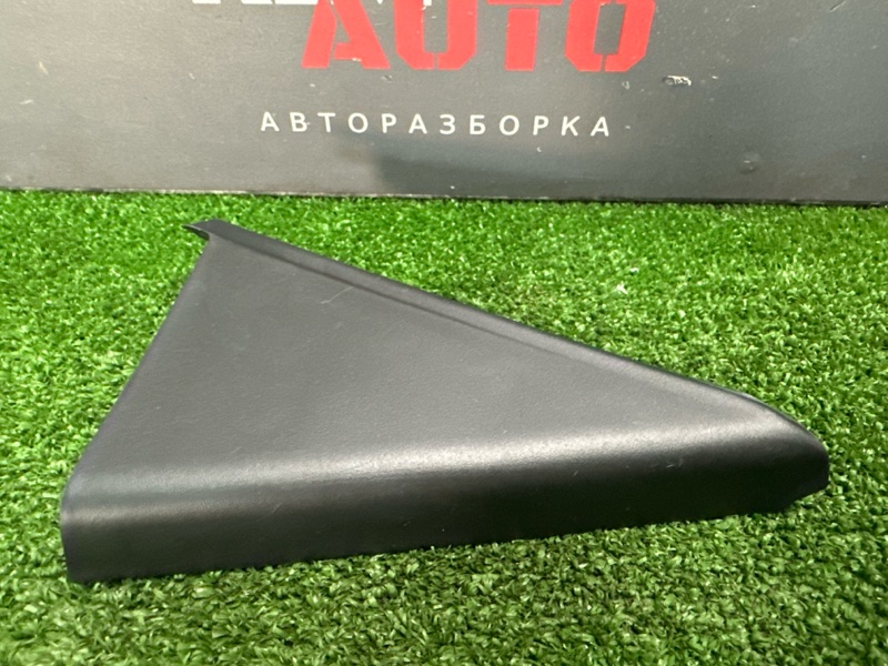 Накладка двери треугольник Hyundai Elantra 4 2008 HD