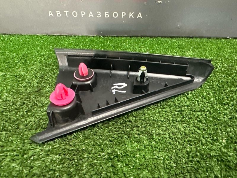 Накладка двери треугольник Hyundai Elantra 4 2008 HD
