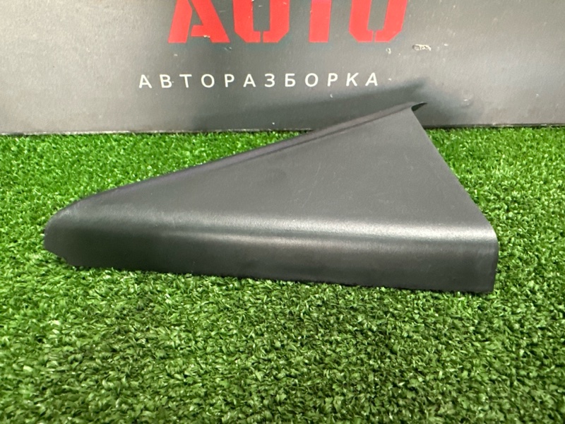 Накладка двери треугольник Hyundai Elantra 4 2008 HD