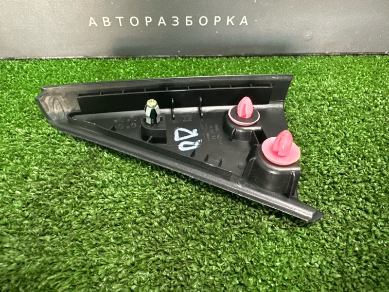 Накладка двери треугольник Hyundai Elantra 4 2008 HD