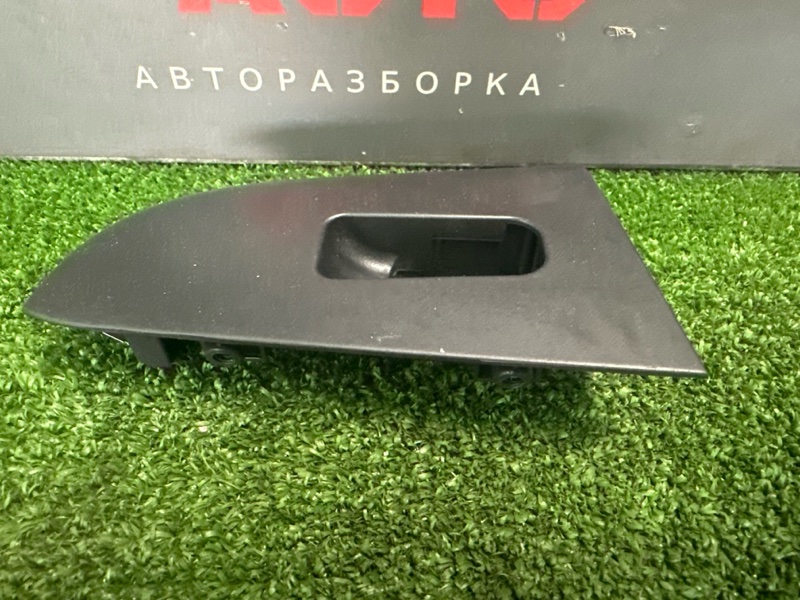 Накладка кнопки стеклоподъемника Hyundai Elantra 4 2008 HD