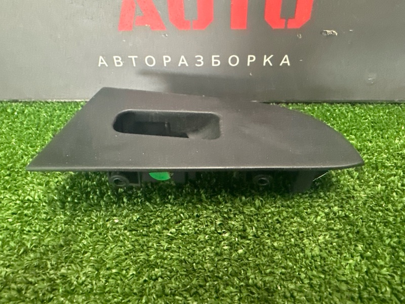 Накладка кнопки стеклоподъемника Hyundai Elantra 4 2008 HD