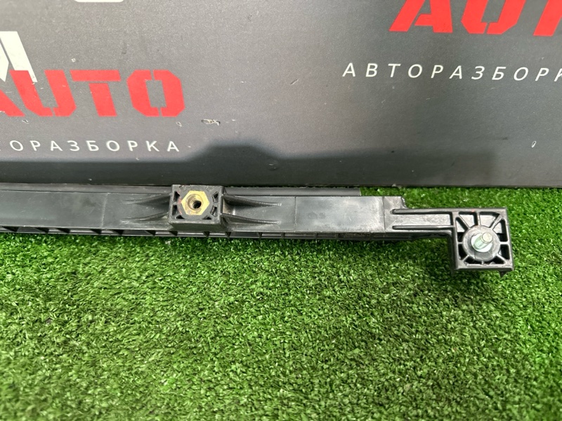 Направляющая стекла двери Hyundai Elantra 4 2008 HD