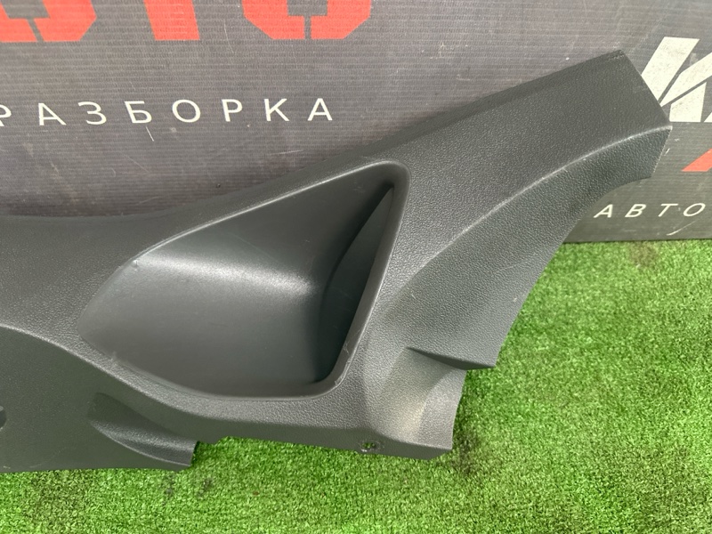 Накладка стойки нижняя Ford Focus 2 2007 HB