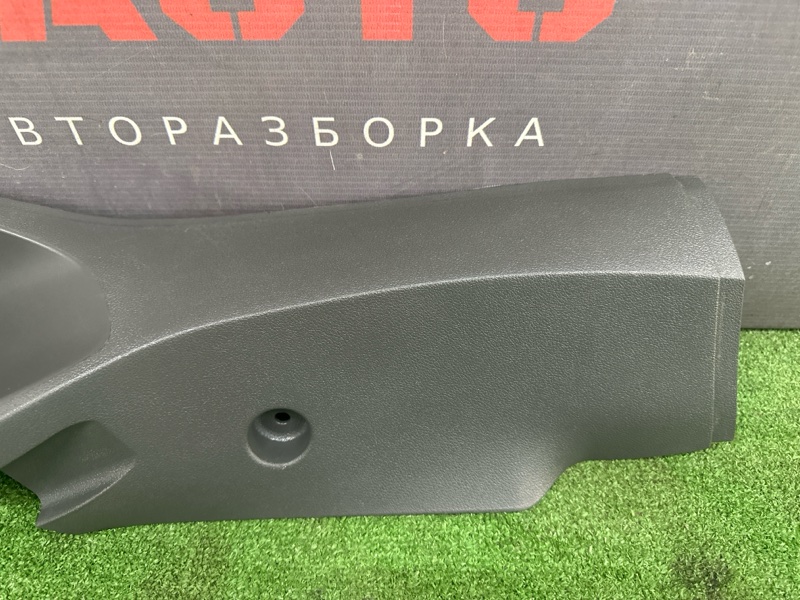 Накладка стойки нижняя Ford Focus 2 2007 HB