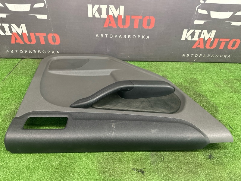Обшивка двери Ford Focus 2 2007 HB