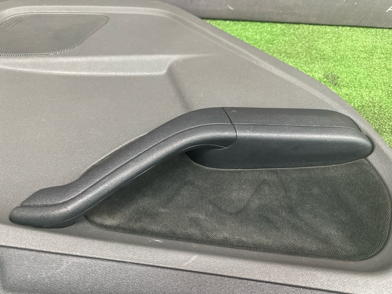Обшивка двери Ford Focus 2 2007 HB