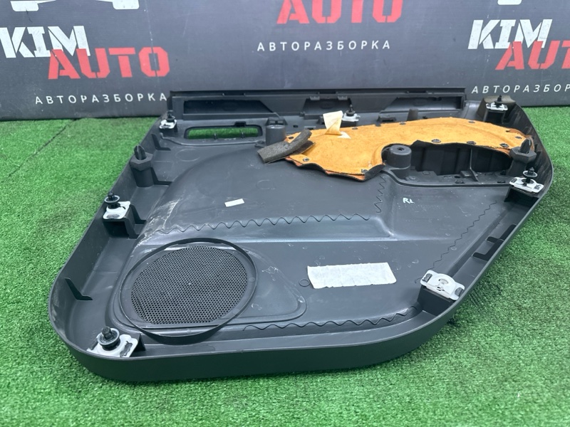 Обшивка двери Ford Focus 2 2007 HB
