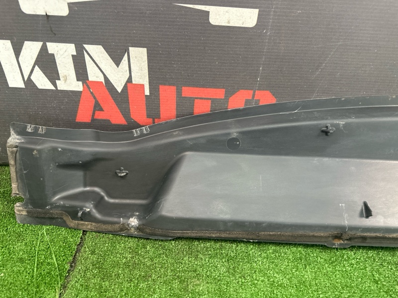 Накладка под жабо водосток Ford Focus 2 2007 HB