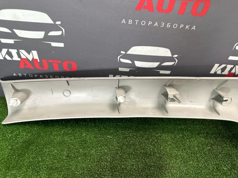 Накладка стойки лобового стекла Ford Focus 2 2007 HB