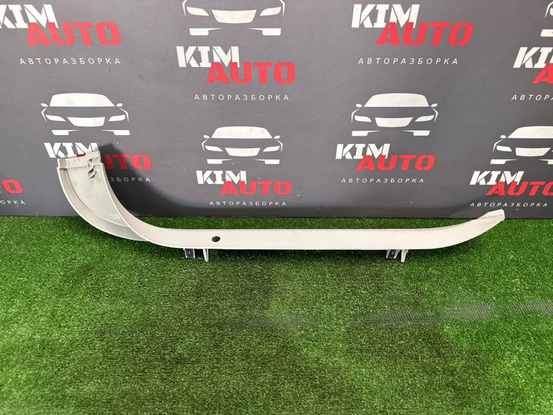 Накладка крышки багажника верхняя Ford Focus 2 2007 HB