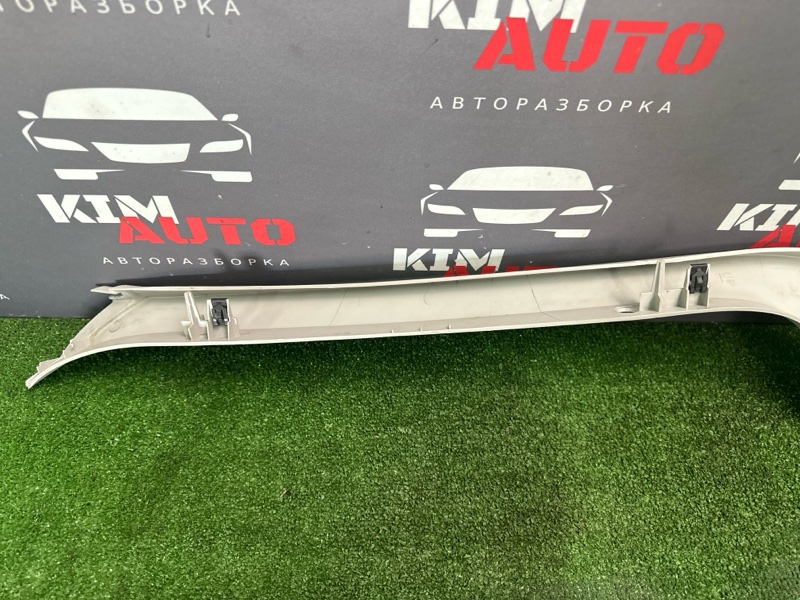 Накладка крышки багажника верхняя Ford Focus 2 2007 HB