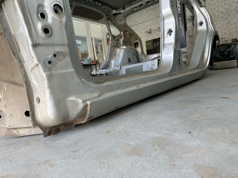 Порог со стойкой Ford Focus 2 2007 HB