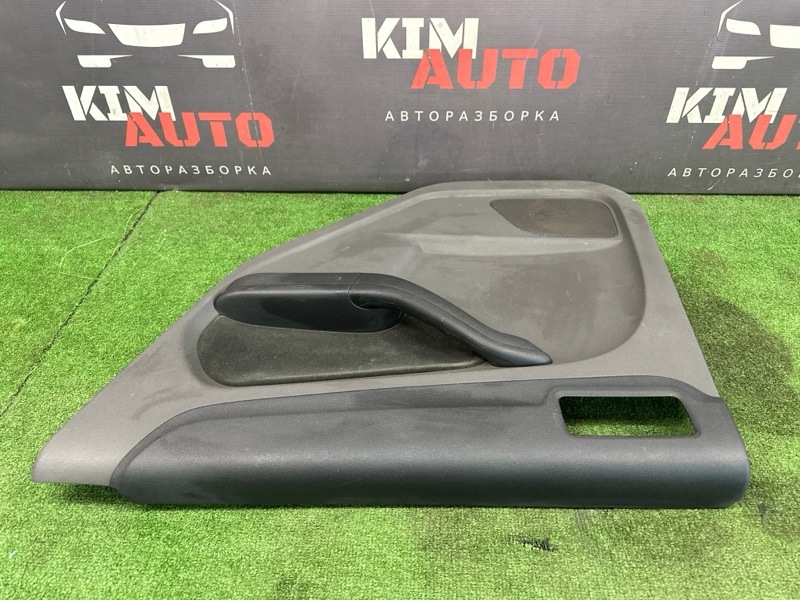 Обшивка двери Ford Focus 2 2007 HB
