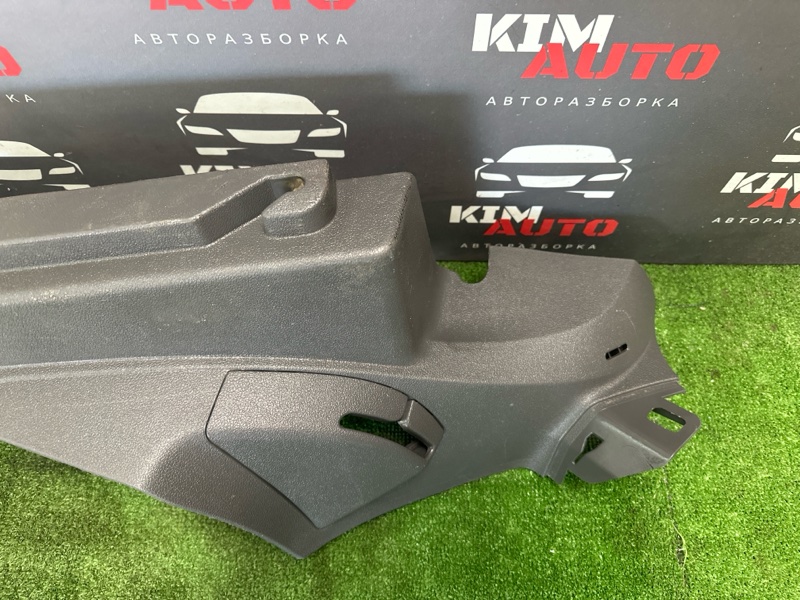 Опора полки багажника Ford Focus 2 2007 HB