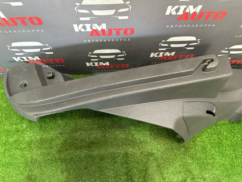 Опора полки багажника Ford Focus 2 2007 HB