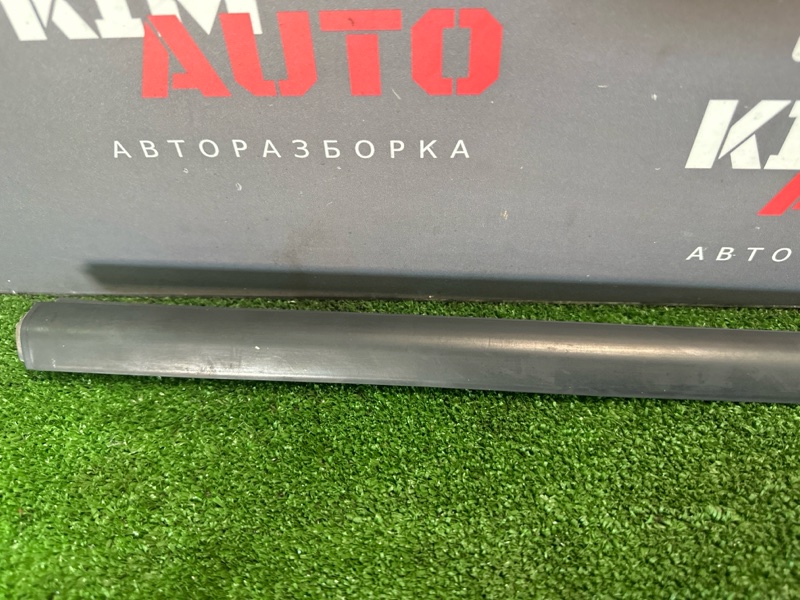 Уплотнитель стекла наружный (Бархотка) Ford Focus 2 2007 HB