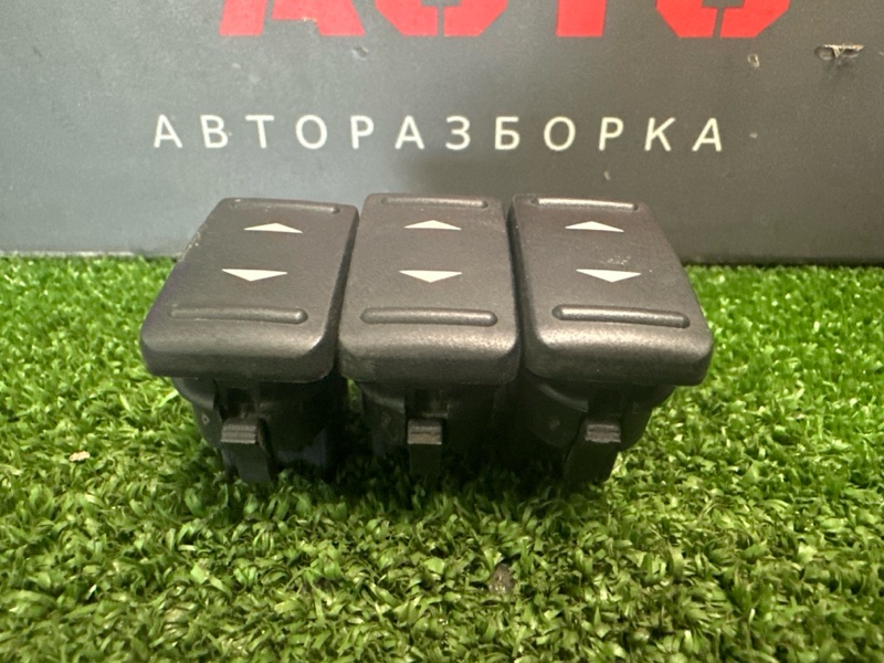 Кнопка стеклоподъемника Ford Focus 2 2007 HB