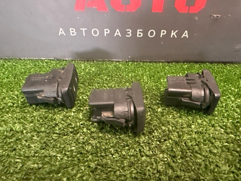Кнопка стеклоподъемника Ford Focus 2 2007 HB