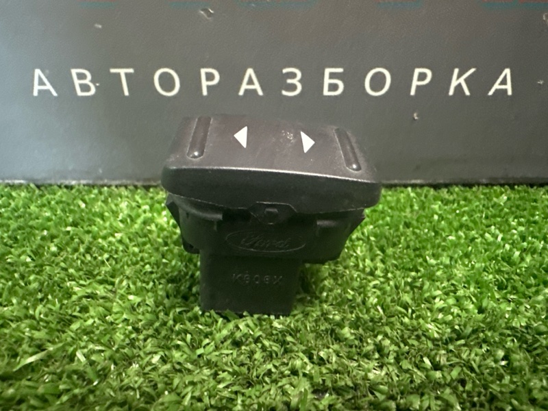 Кнопка стеклоподъемника Ford Focus 2 2007 HB