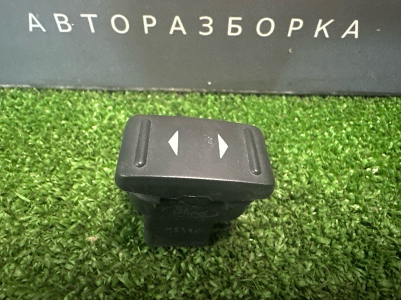 Кнопка стеклоподъемника Ford Focus 2 2007 HB