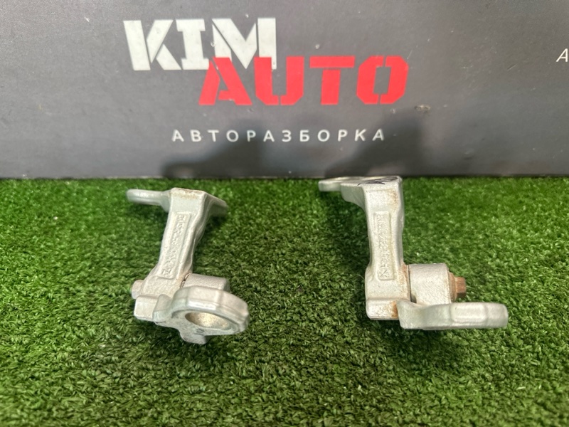 Петли двери Ford Focus 2 2007 HB