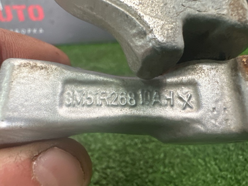 Петли двери Ford Focus 2 2007 HB