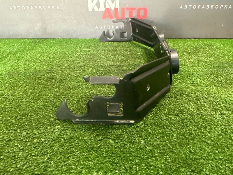 Кронштейн блока предохранителей Ford Focus 2 2007 HB