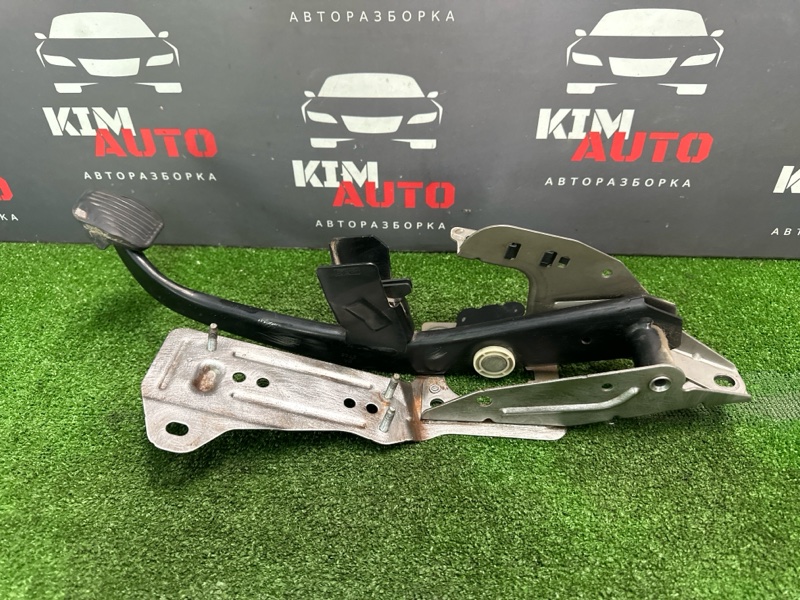 Педаль тормоза Ford Focus 2 2007 HB