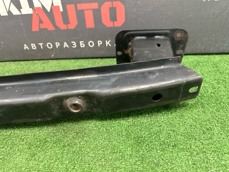 Усилитель бампера Ford Focus 2 2007 HB