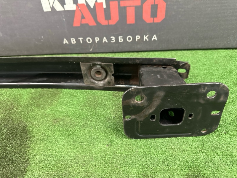 Усилитель бампера Ford Focus 2 2007 HB