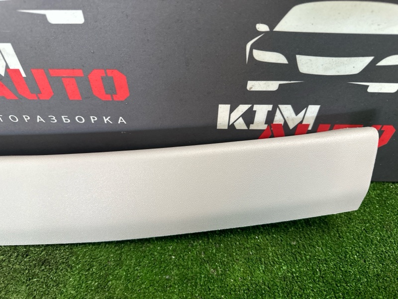 Обшивка крышки багажника верхняя Kia Ceed 1 2010 ED