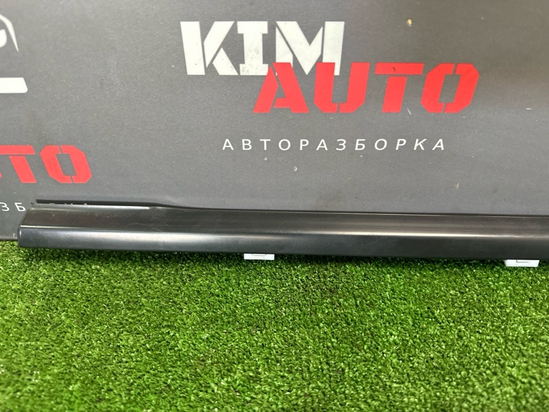 Уплотнитель стекла наружный (Бархотка) Kia Ceed 1 2010 ED