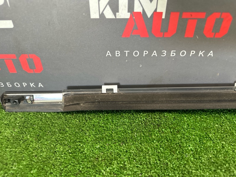 Уплотнитель стекла наружный (Бархотка) Kia Ceed 1 2010 ED