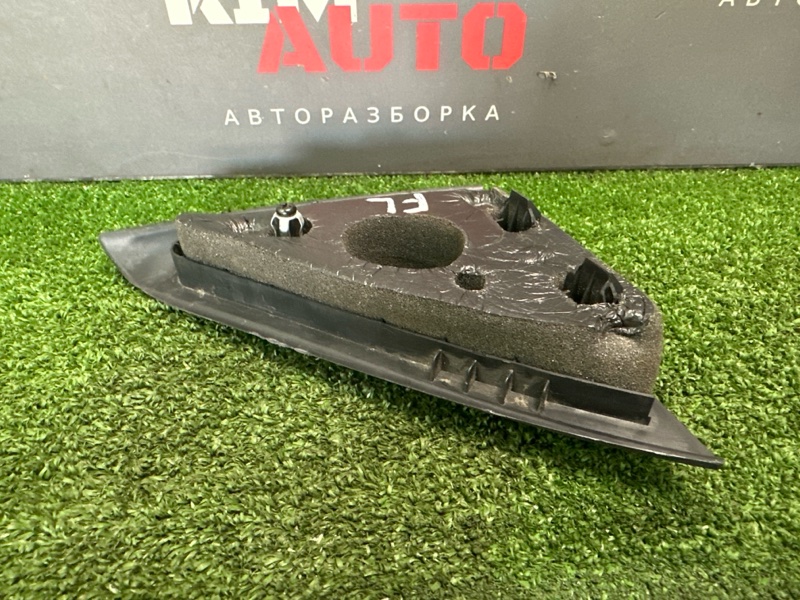 Накладка зеркала внутренняя(уголок) Kia Ceed 1 2010 ED
