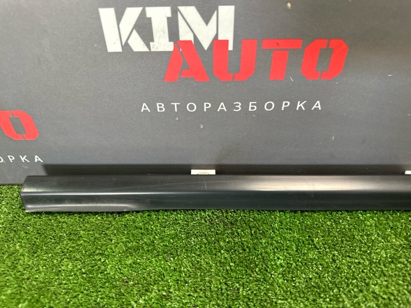 Уплотнитель стекла наружный (Бархотка) Kia Ceed 1 2010 ED