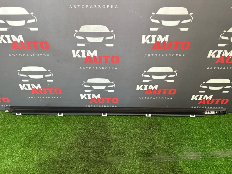 Уплотнитель стекла наружный (Бархотка) Kia Ceed 1 2010 ED