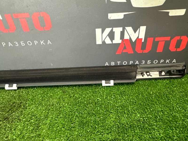 Уплотнитель стекла наружный (Бархотка) Kia Ceed 1 2010 ED