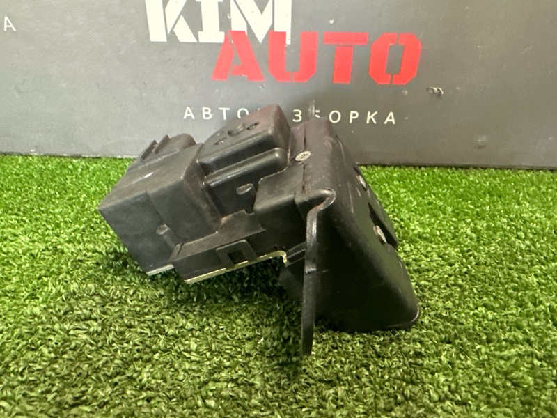 Замок крышки багажника Kia Ceed 1 2010 ED