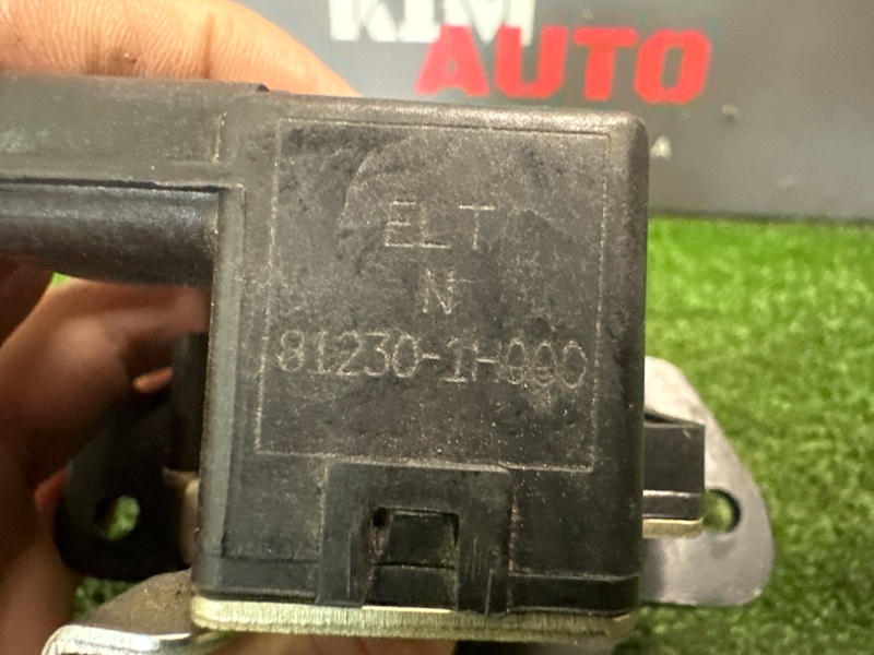 Замок крышки багажника Kia Ceed 1 2010 ED