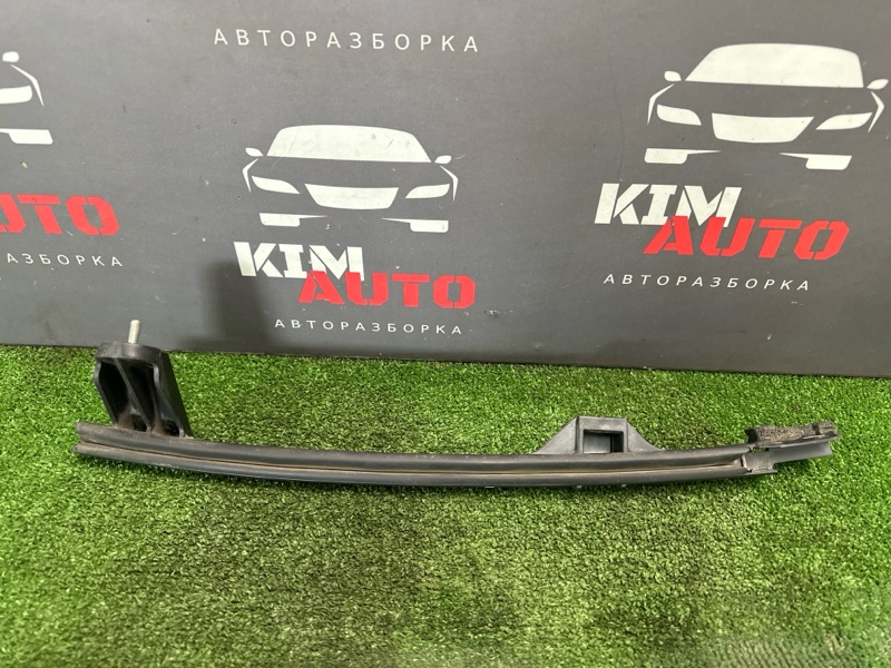 Направляющая стекла двери Kia Ceed 1 2010 ED