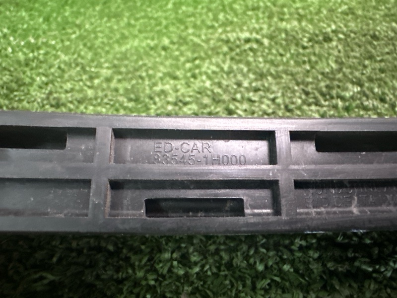 Направляющая стекла двери Kia Ceed 1 2010 ED