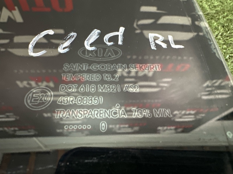 Стекло двери Kia Ceed 1 2010 ED