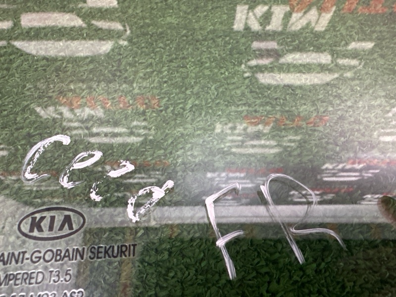 Стекло двери Kia Ceed 1 2010 ED