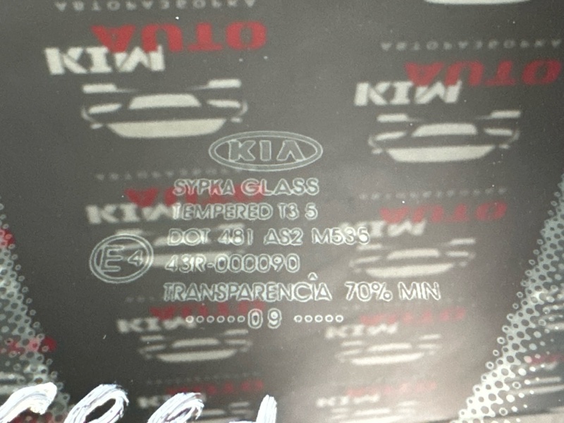 Стекло глухое заднее Kia Ceed 1 2010 ED