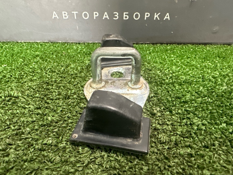 Ответная часть замка багажника Kia Ceed 1 2010 ED