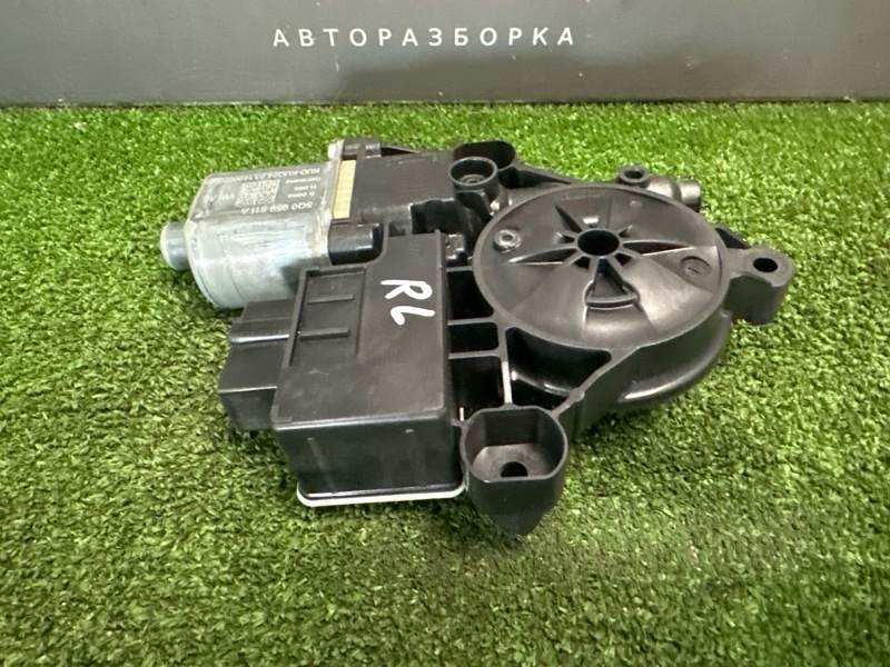 Моторчик стеклоподъёмника Skoda Octavia 2014 A7