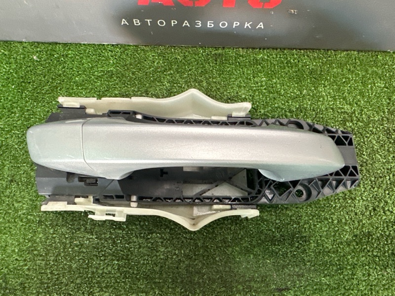 Ручка двери наружная в сборе Skoda Octavia 2014 A7