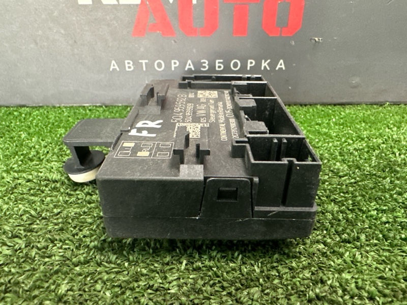 Блок комфорта двери Skoda Octavia 2014 A7