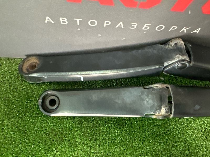 Поводки дворников Skoda Octavia 2014 A7